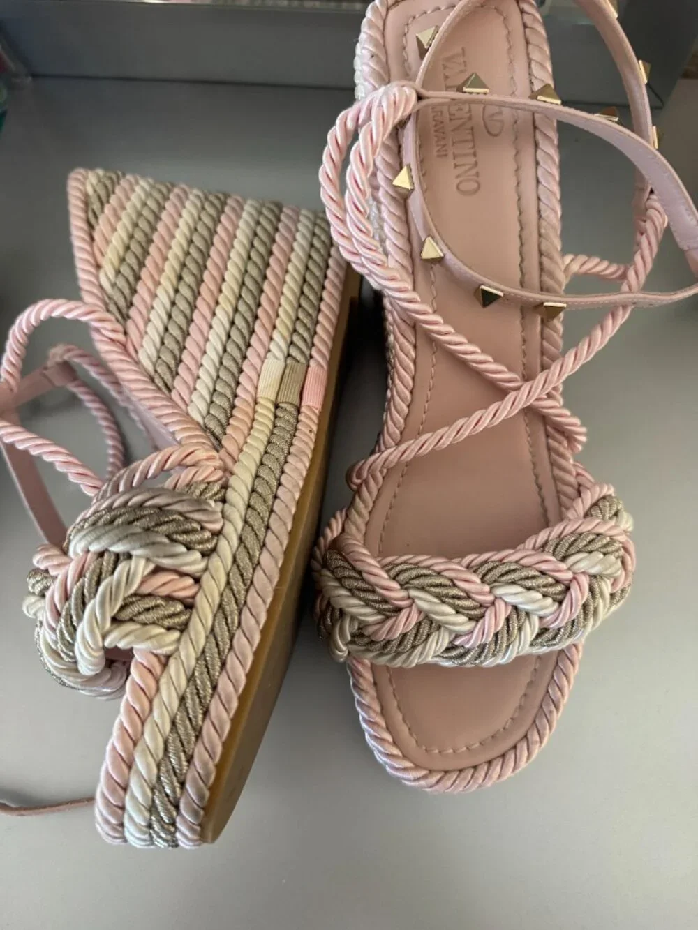 Valentino Garavani Rockstud Rope Wedge Sandals in Rose Quartz multi color - Picture 10 of 15